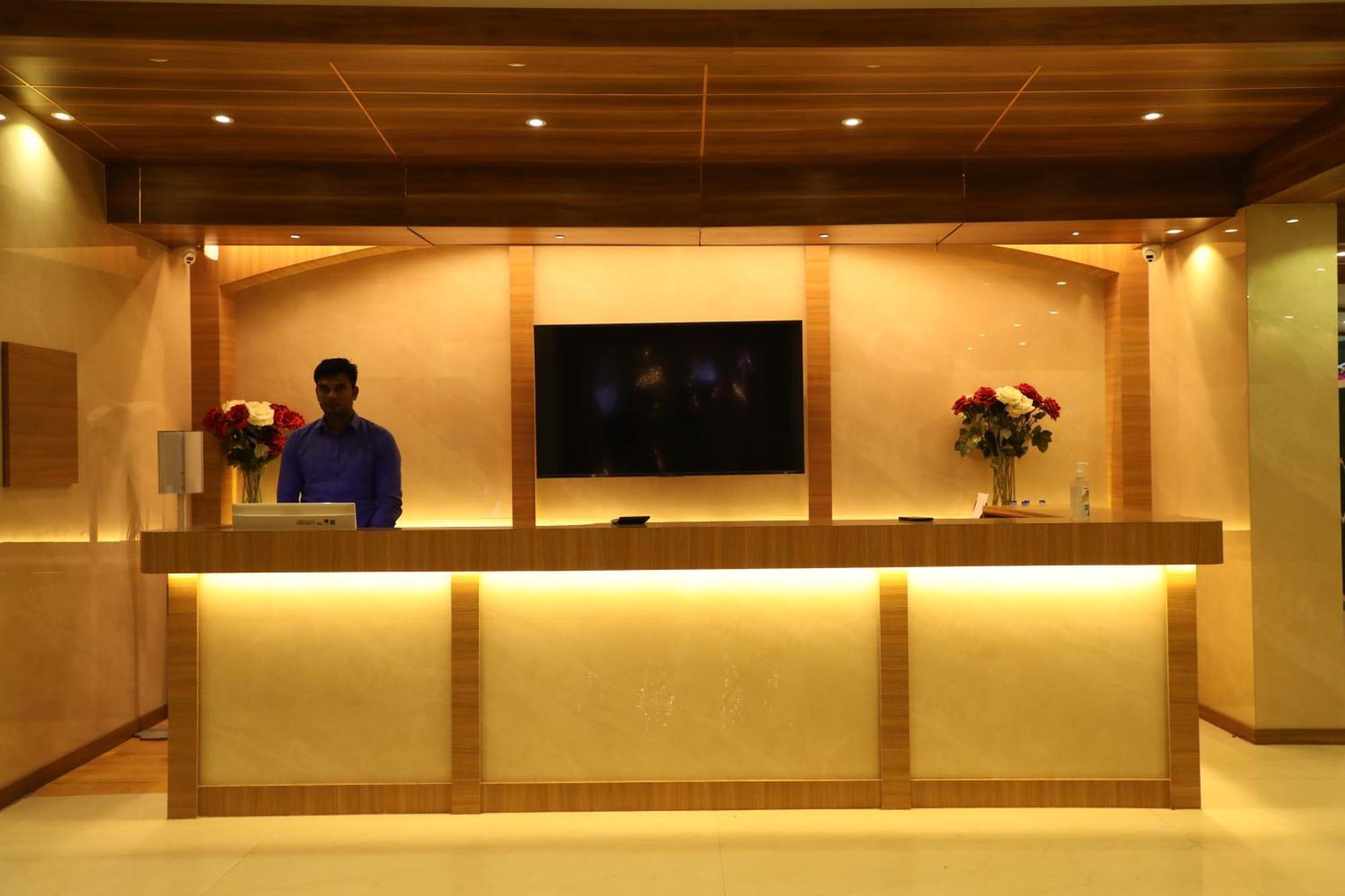 B8 Hotel Ченай Екстериор снимка