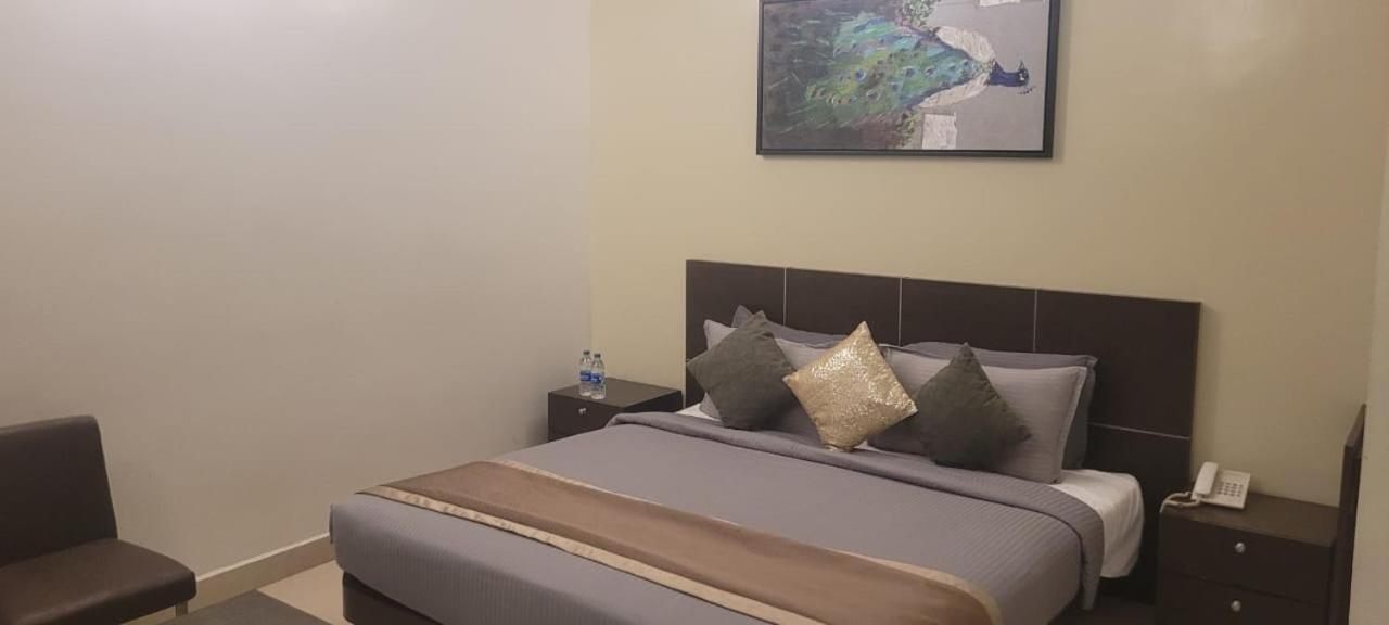 B8 Hotel Ченай Екстериор снимка
