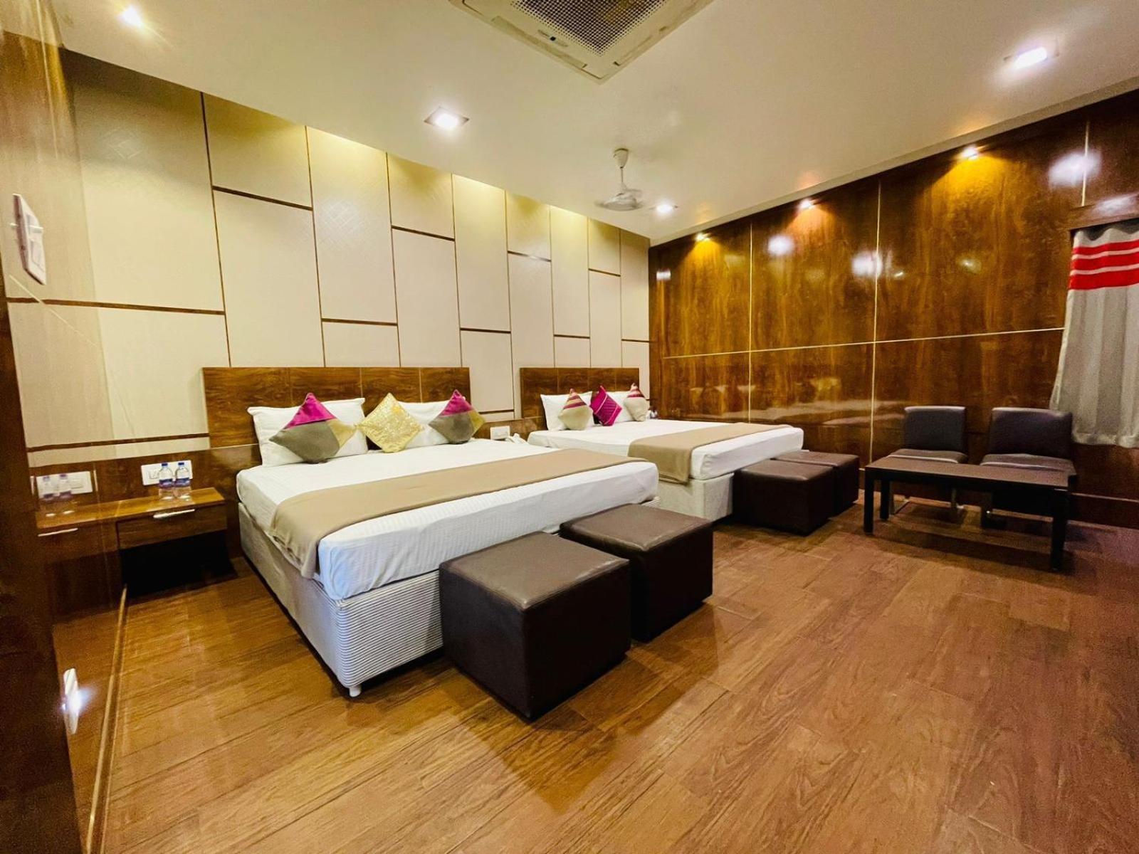 B8 Hotel Ченай Екстериор снимка