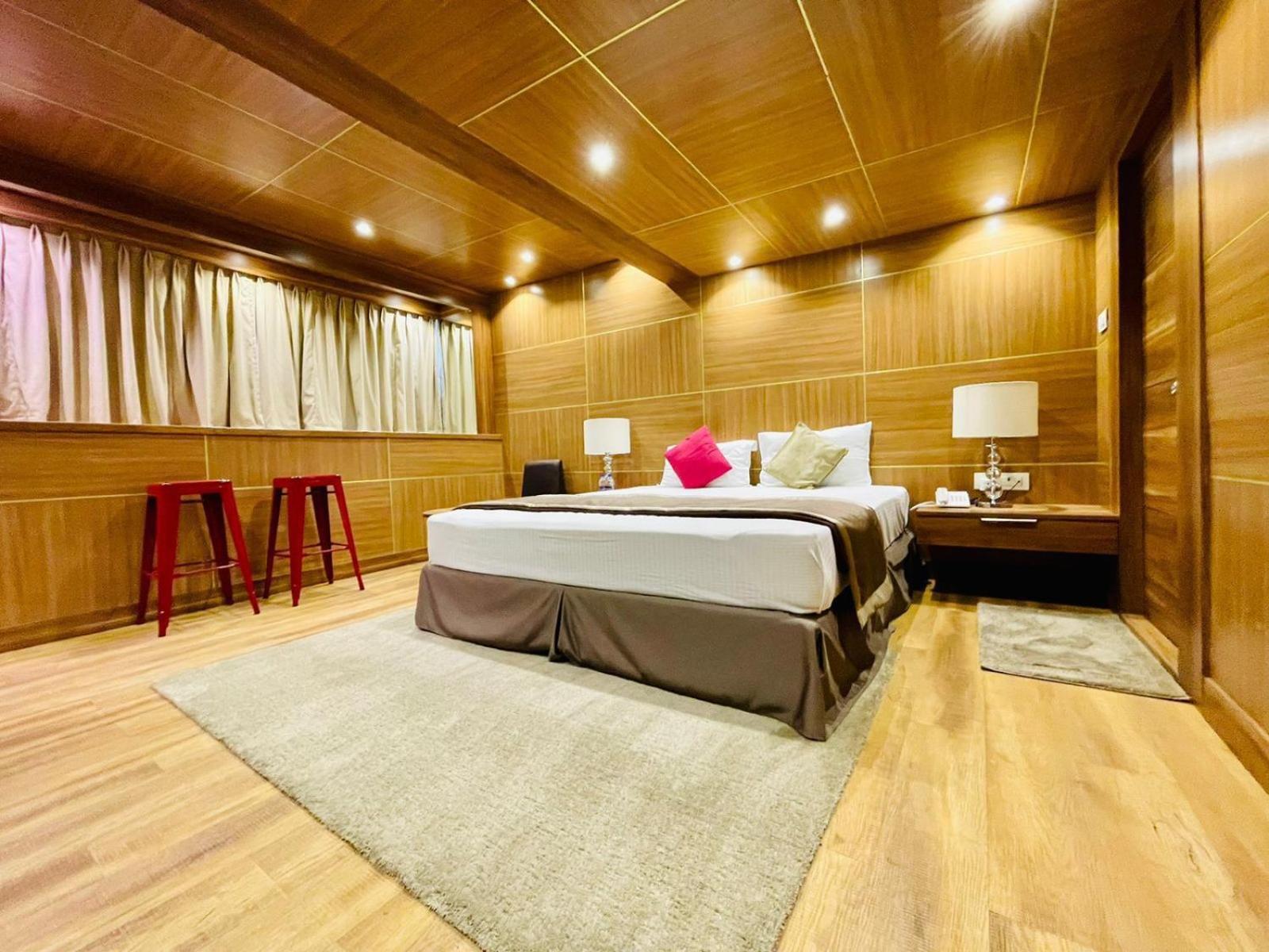 B8 Hotel Ченай Екстериор снимка